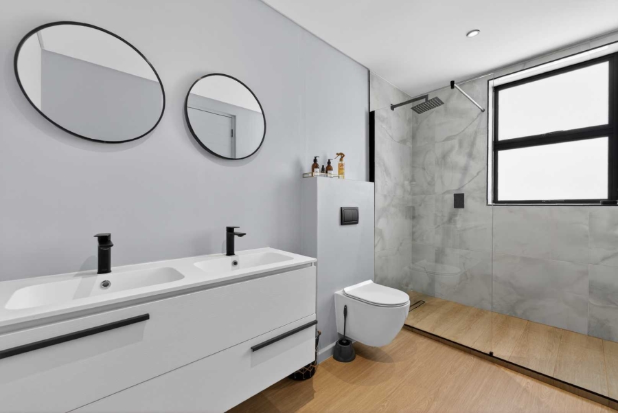 7 Bedroom Property for Sale in Camps Bay Western Cape